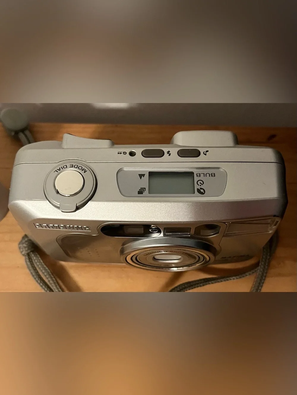 Samsung Maxima Zoom 105Ti Quartz Date 35mm Point & Shoot Film Camera
